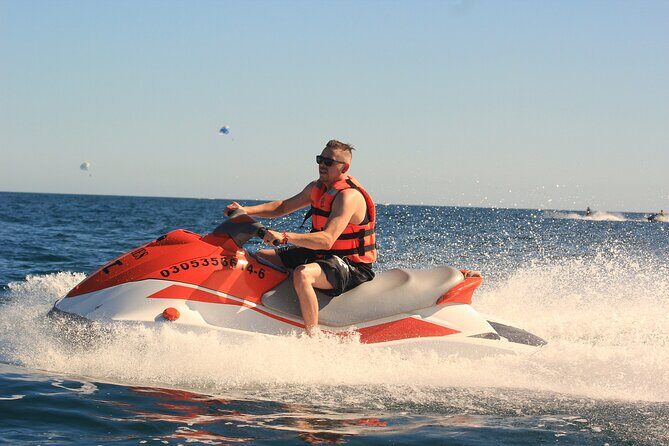 Jet Skiing in Cabo San Lucas - Medano Beach: your easy start in Cabo San Lucas