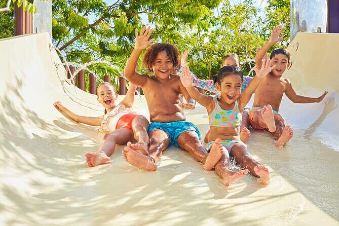 Jungala Aqua Experience - The thrill rides: Boomerango, Whizzards, Free Fall, and the Aqualoop