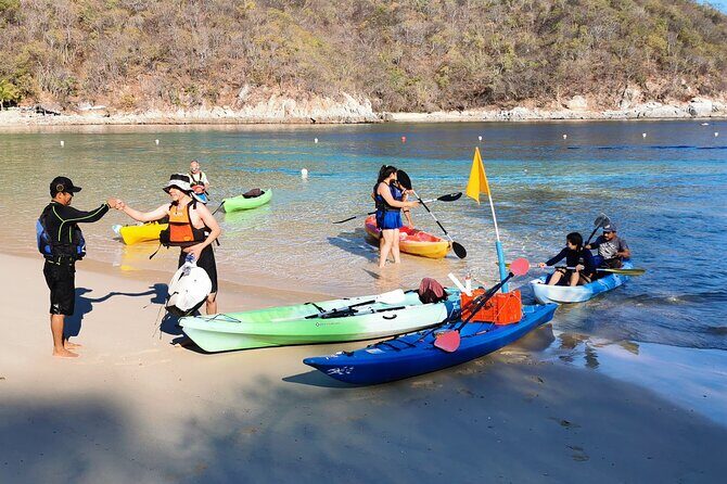 Kayak Huatulco Sunrise - Pickup and timing: getting on the water before the crowds