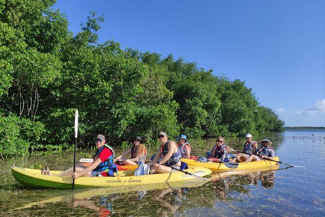 Kayak TOUR POR Laguna Nichupte Cancun - Guides and Group Size: How Axel and Gaby Set the Pace