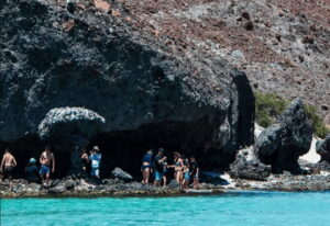 La Paz: Boat ride to Espiritu Santo island and sloop - La Paz photo magic and San Gabriel’s pearling story