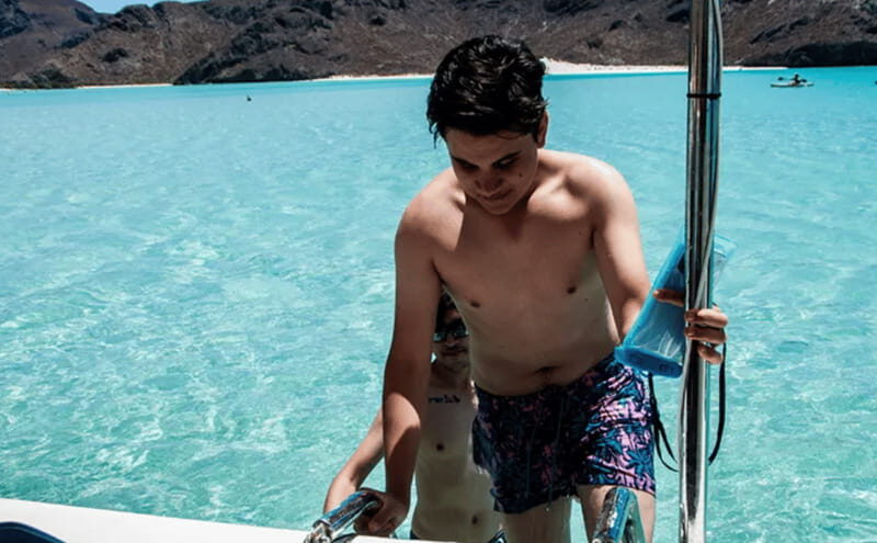 La Paz: Boat ride to Espiritu Santo island and sloop - Espíritu Santo snorkeling: gear included, timing depends on conditions