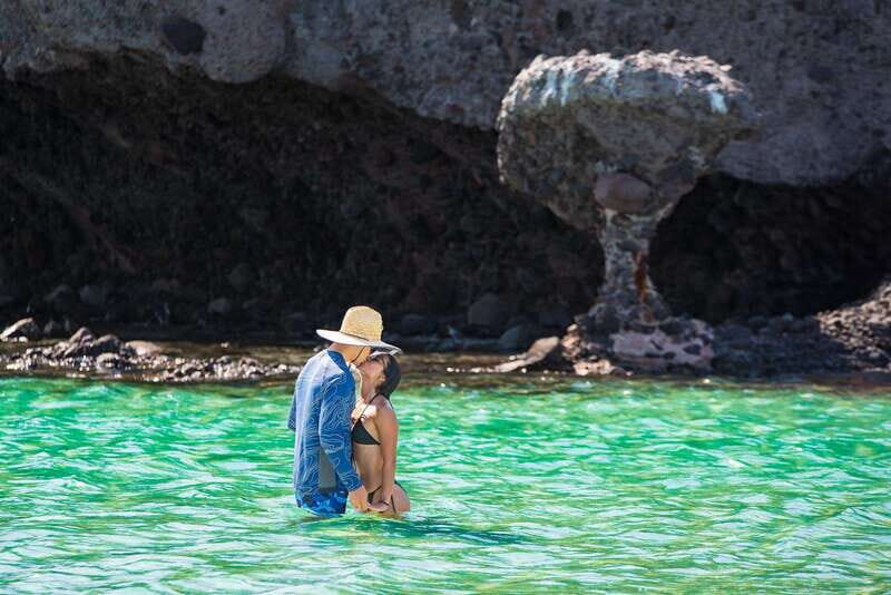 La Paz: Espiritu Santo Island Tour - Guides and captain teamwork: the difference between good and great