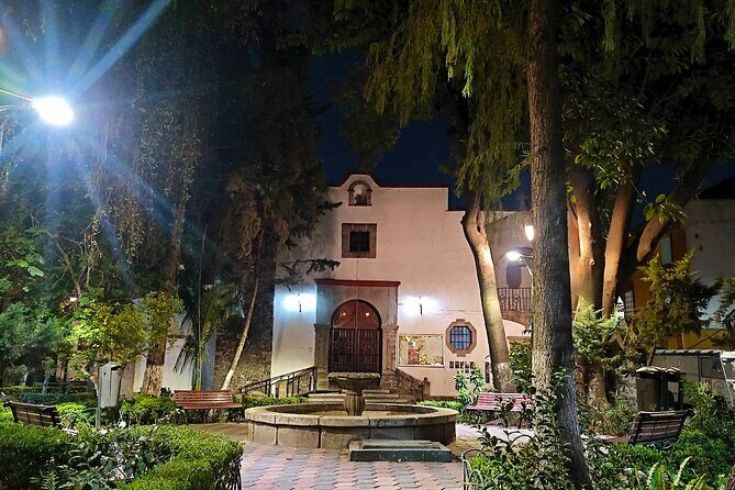 La Roma and Condesa Taco Tour + drinks - La Casa Negra / Casa Mondragón: street tacos in the spookiest zone