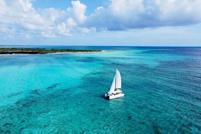 Lagoon 39ft Private Catamaran 5hr - El Cielo Full Experience - The Top-Shelf Bar and Real Lunch: Food That Changes the Whole Day