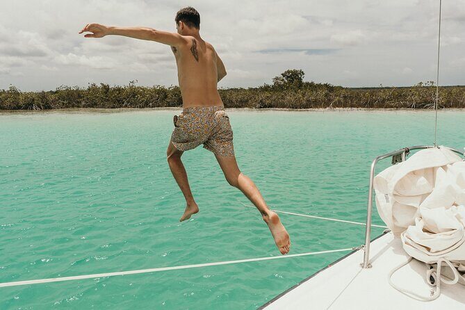 Lagoon of 7 colors from Costa Maya - Boat Tour and transportation - Costa Maya to Bacalar: the transfer is long, but it sets the tone