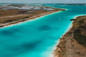 Lagoon of 7 colors from Costa Maya - Boat Tour and transportation - Lake Bacalar by boat: cenotes, bird-friendly waters, and time to swim