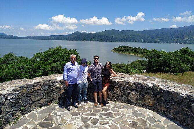 Lake Chapala Tour: Mezcala Island & Ajijic with a Local Expert - Lake Chapala by boat: why this tour starts on the water