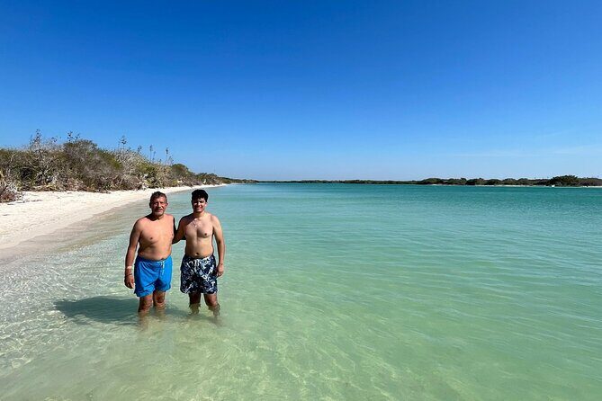 Las Coloradas, Río Lagartos and Playa Cancunito Tour from Mérida - Playa Cancunito: short swim time in a no-service beach