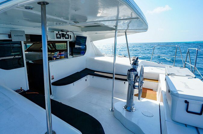Laura Catamaran Private Tour to Isla Mujeres - Price and value: what $1,990 per group really covers