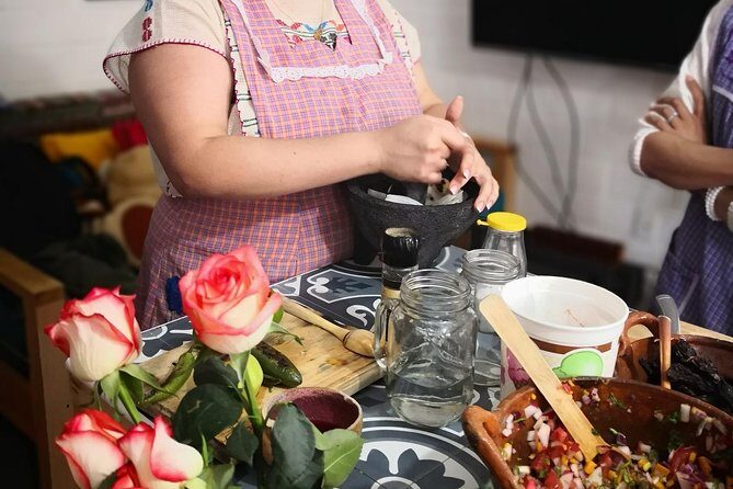 Learn to Cook Mexican Salsas - Tacuba Market Shopping: Picking Chiles, Tomatoes, and Herbs That Actually Matter
