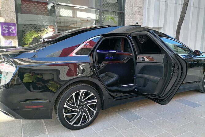 Lincoln Strecth Limousine with Wi Fi on board - Price and value: is $274 per group actually a good deal?