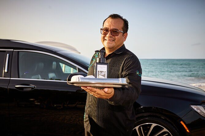 Lincoln Stretch limo from Cancun Hotel Zone to Cancun Airport - From hotel lobby to departure gate, minus the stress