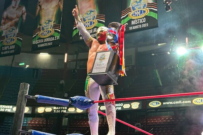 Live Wrestling from the Best Area of the Arena Mexico - Stop 1: Arena México From Your Best-Area Section