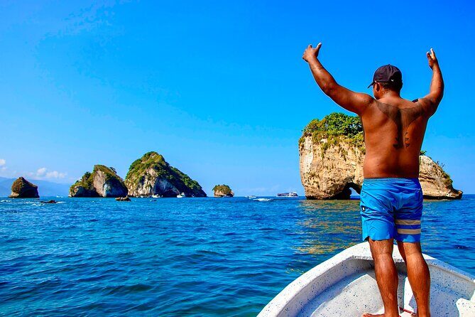 Los Arcos 5 islands Snorkeling Cliff Jumping and Hidden Beach - Meeting in Zona Romántica: how to get this right