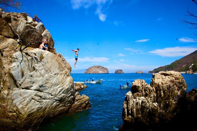 Los Arcos 5 islands Snorkeling Cliff Jumping and Hidden Beach - Los Arcos de Mismaloya: snorkeling the arches and caves
