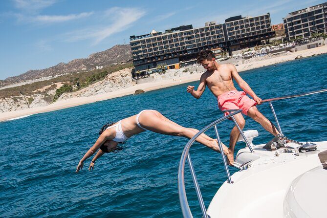 Los Cabos Luxury 50’ Yacht Charter Private Tour - Getting on the Boat: Meeting at H Dock and Keeping Check-In Simple