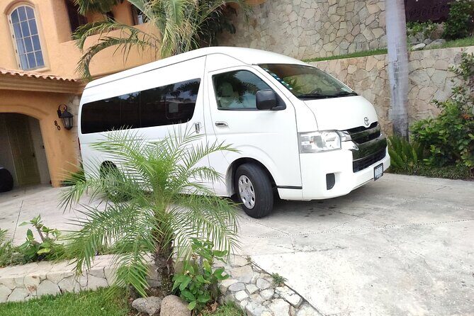 Los Cabos Private Transportation (Zone 3) One Way - The fast-meet system at SJD: where you find your driver