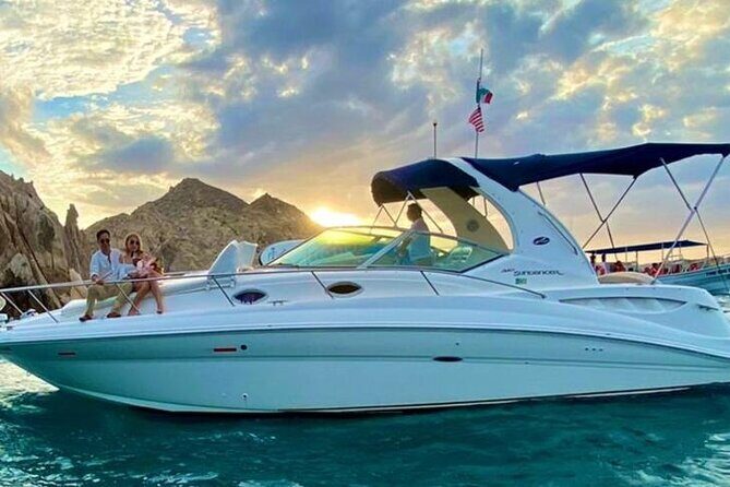 Los Cabos Private Yacht Whale Watching & Drinks - Up to 18 Guests - Cabo whale watching and the Arch in one 3-hour private yacht outing