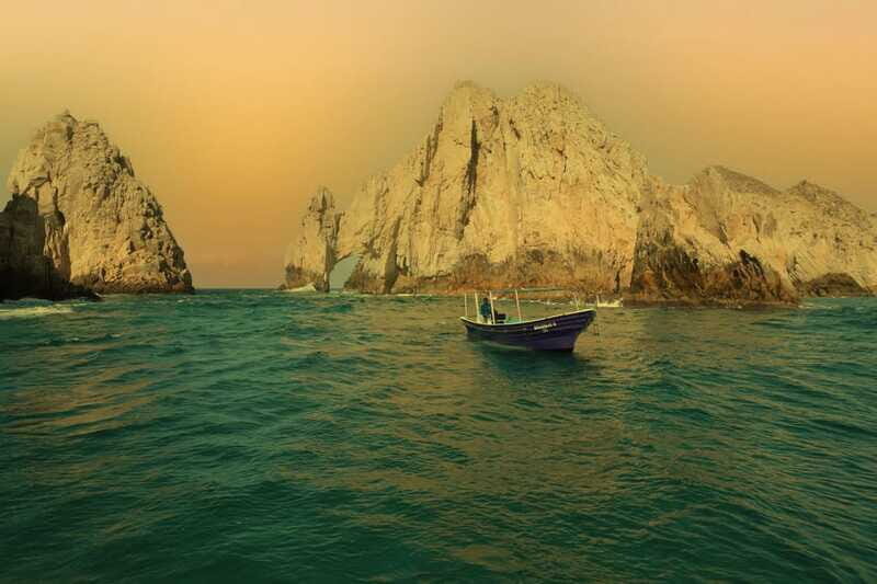 Los Cabos: Sunset Boat Tour to the Arch and Sea Lions - Who this tour is best for