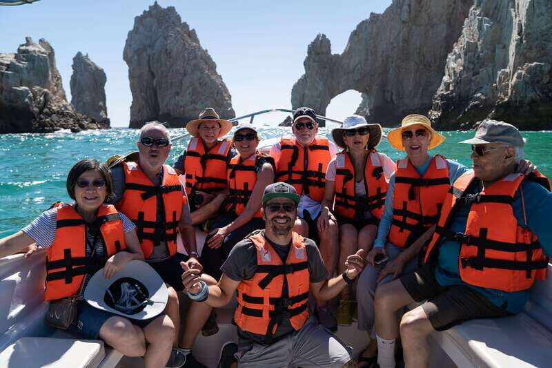 Los Cabos: Whale Watching (Transport and Pictures Included) - Land’s End stop: the Arch, coastal views, and sea lions
