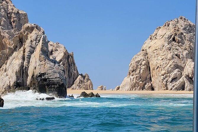 Los Cabos Yacht Adventure - Arch, Snorkel, Lunch, Drinks 1-18ppl - Food and Drinks: Included, and Treated Like Part of the Fun