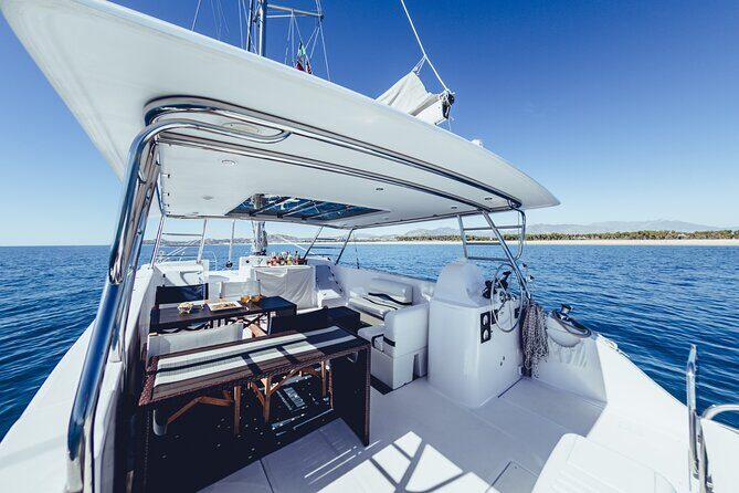 Luxury Whale Watch Cruise to The Arch Los Cabos - Crew Energy, Onboard Vibe, and How Drinks Fit In