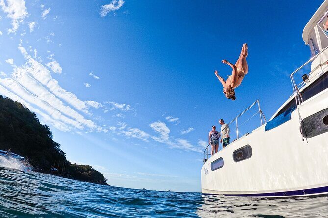 Luxury Yacht & Snorkel with All inclusive Open bar and lunch - Wildlife, rocks, and what you might spot from the boat