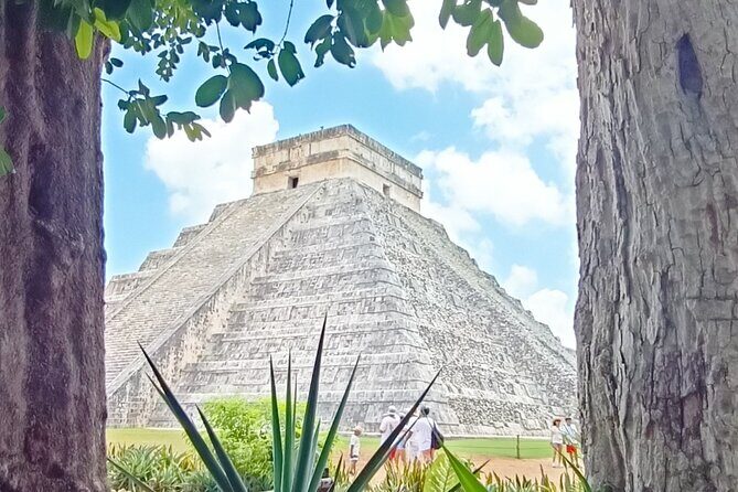 Mayan Experience in Chichen Itza - Entering Chichén Itzá With Water, Traditions, and Customs First