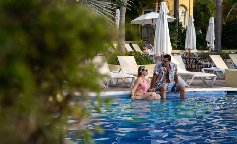 Mazatlan: Old Town Sightseeing and Golden Zone - Golden Zone Beach Time With Hotel Facilities: Easy Restrooms, Pool, And Beach Choices