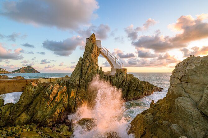 Mazatlan Sightseeing and Beach Activities All Inclusive - The catamaran ride to Isla de la Piedra: the point where the day shifts