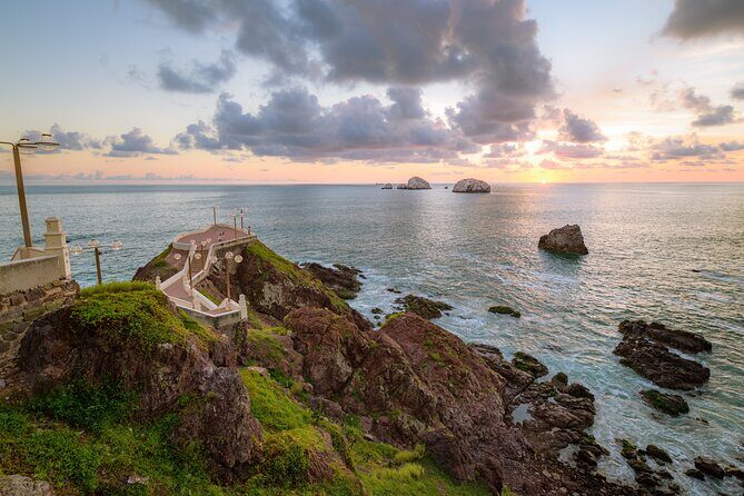 Mazatlan Sightseeing and Beach Activities All Inclusive - Getting comfortable: loungers, shade, and the crowded-day rhythm