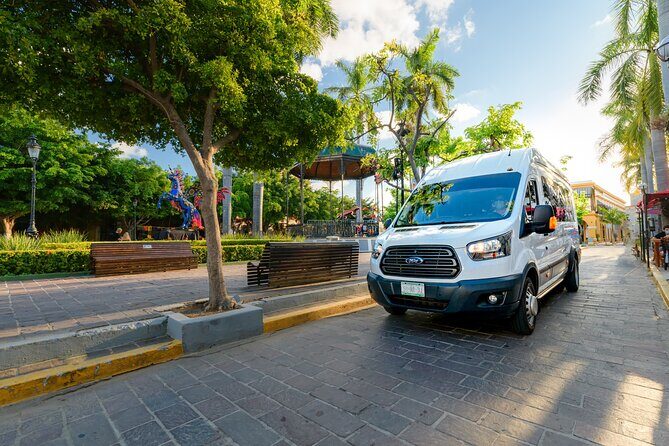 Mazatlan Sightseeing and Golden Zone - Stop 1: The Look Out Point hill for bay and port views (plus quick shopping)