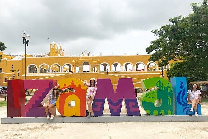 Merida : Chichen Itza, Izamal and Cenote with lunch and pick up - Chichén Itzá: guided meaning, plus vendor pressure at the edges
