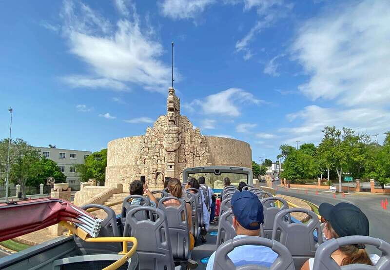 Mérida: Panoramic Sightseeing Tour Bus Ticket with 2 Routes - Quick take