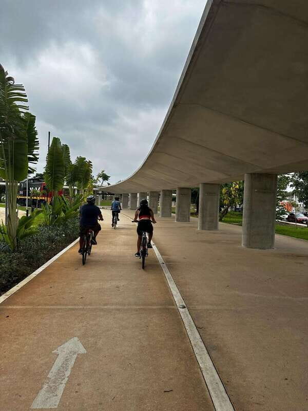 Mérida: The E-bike tour with history and culture - Parque de la Plancha: a ride-break with real downtime