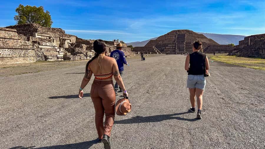 Mexico City: Afternoon Tour to Teotihuacan - Sunset expectations: the 5:00 pm closing changes everything