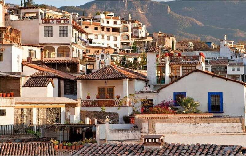 Mexico City: Cacahuamilpa Caves and Taxco Small-Group Tour - Taxco arrival: the hill town feeling, plus the Santa Prisca payoff