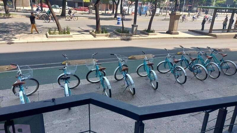 Mexico City: Chapultepec & Reforma Historic Bike Experience - Food and snacks: the practical breaks that keep the ride fun