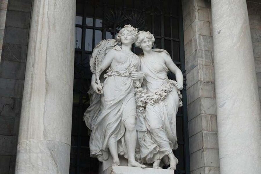 Mexico City: Exclusive Tour of Palacio de Bellas Artes - Inside the museum: what your guided tour actually unlocks