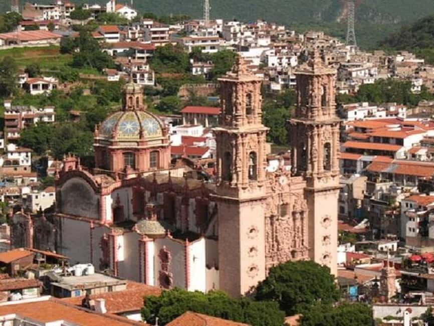 Mexico City: Full-Day Taxco and Cuernavaca Tour - Silver shopping in Taxco: how the artisan center fits the day