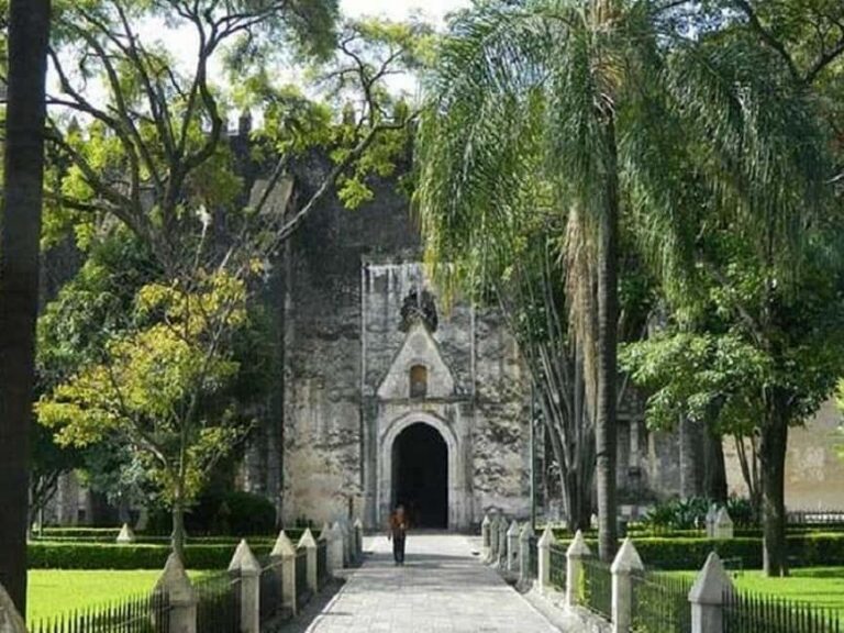Mexico City: Full-Day Taxco and Cuernavaca Tour - Starting in Mexico City: pickup options and the WhatsApp must-do