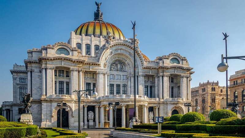 Mexico City: Historic Downtown Walking Tour - Zócalo square: the heart of Mexico (and where to orient yourself)