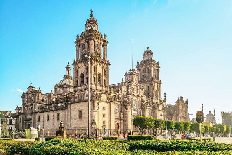Mexico City: Hop-on Hop-off Bus Tour - South Route via Coyoacán: Frida Kahlo, UNAM, Markets, and Old Neighborhood Feel