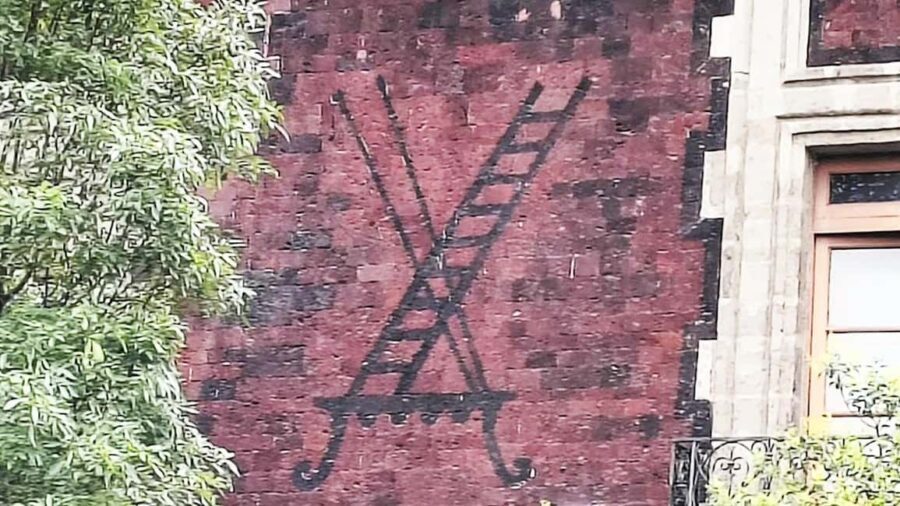 Mexico City: Jewish Presence - Meeting at Librería Porrúa by the Great Temple Bridge