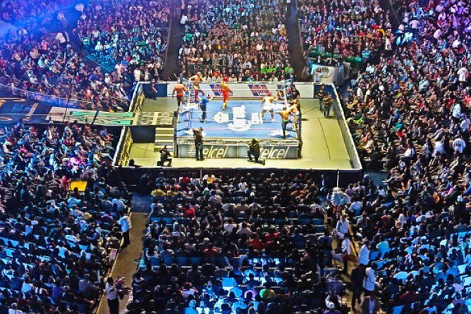 Mexico City: Lucha Libre wrestling show tickets - From your hotel to Arena México: the smooth start