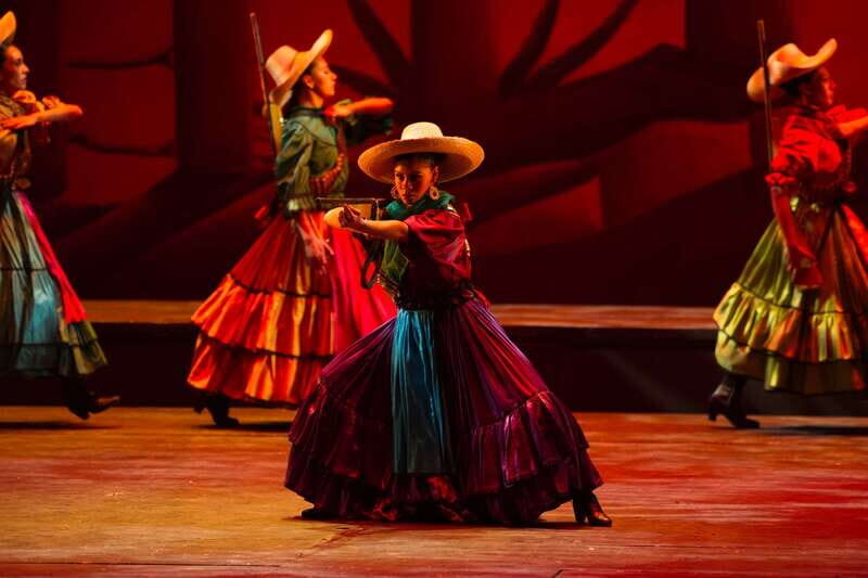 Mexico City: Mexican Folklore Ballet - What a 2-hour Mexican Folklore Ballet feels like (beyond the buzzwords)