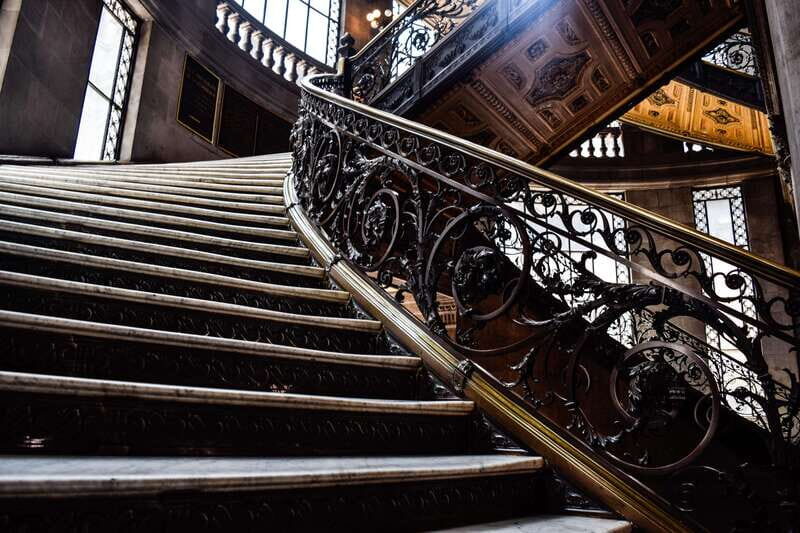Mexico City Must-see Buildings & Palaces - Palacio de Bellas Artes and the marble-mural first impression