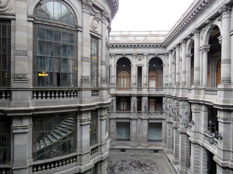 Mexico City Must-see Buildings & Palaces - Palacio de Correos de México: a gold interior and an architecture argument
