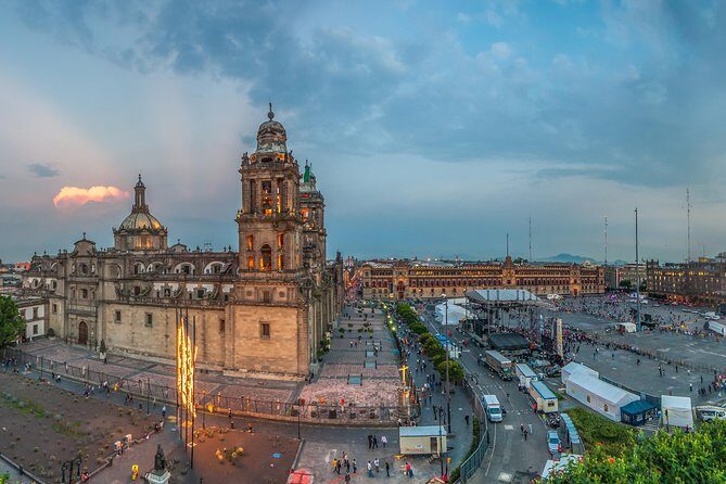 México City Private Tour - Zócalo Square: Cathedral Views and World Heritage Streets
